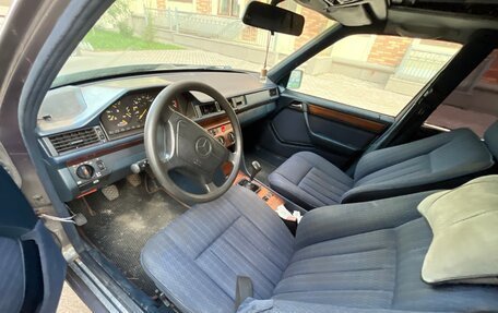 Mercedes-Benz W124, 1990 год, 300 000 рублей, 8 фотография