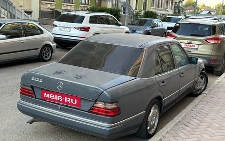 Mercedes-Benz W124, 1990 год, 300 000 рублей, 4 фотография