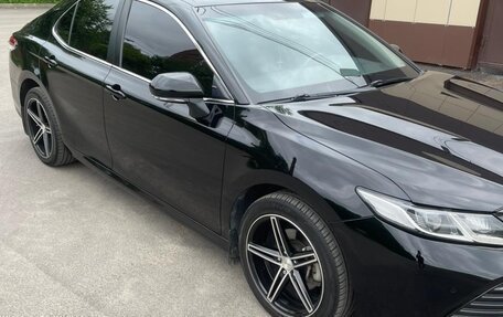 Toyota Camry, 2019 год, 2 550 000 рублей, 4 фотография