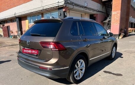 Volkswagen Tiguan II, 2018 год, 2 850 000 рублей, 3 фотография