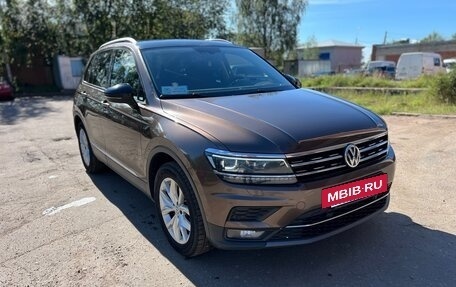 Volkswagen Tiguan II, 2018 год, 2 850 000 рублей, 2 фотография