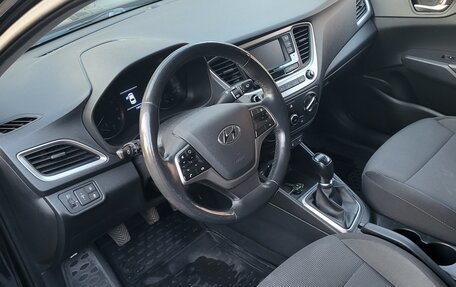 Hyundai Solaris II рестайлинг, 2018 год, 1 300 000 рублей, 6 фотография