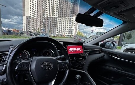 Toyota Camry, 2021 год, 3 800 000 рублей, 6 фотография