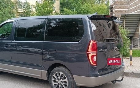 Hyundai Grand Starex Grand Starex I рестайлинг 2, 2018 год, 4 130 000 рублей, 4 фотография