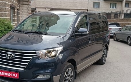 Hyundai Grand Starex Grand Starex I рестайлинг 2, 2018 год, 4 130 000 рублей, 2 фотография
