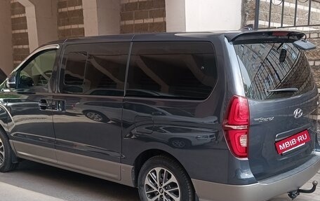 Hyundai Grand Starex Grand Starex I рестайлинг 2, 2018 год, 4 130 000 рублей, 29 фотография