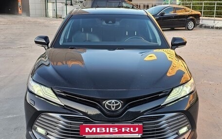 Toyota Camry, 2018 год, 2 200 000 рублей, 2 фотография