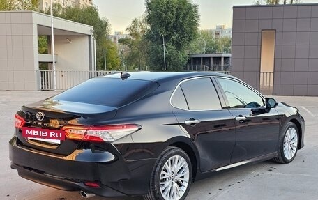Toyota Camry, 2018 год, 2 200 000 рублей, 5 фотография