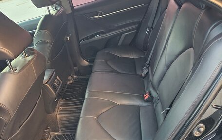 Toyota Camry, 2018 год, 2 200 000 рублей, 18 фотография