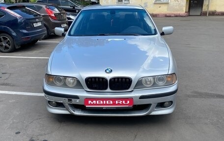 BMW 5 серия, 2002 год, 825 000 рублей, 1 фотография