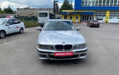 BMW 5 серия, 2002 год, 825 000 рублей, 13 фотография