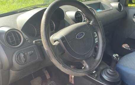 Ford Fiesta, 2005 год, 285 000 рублей, 11 фотография