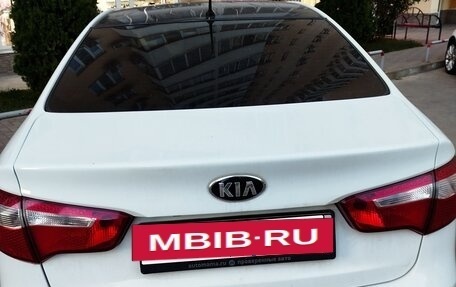 KIA Rio III рестайлинг, 2013 год, 700 000 рублей, 4 фотография