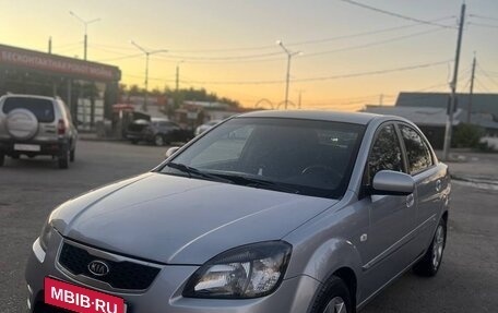 KIA Rio II, 2010 год, 650 000 рублей, 1 фотография