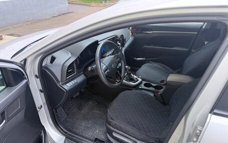 Hyundai Elantra VI рестайлинг, 2018 год, 1 400 000 рублей, 8 фотография