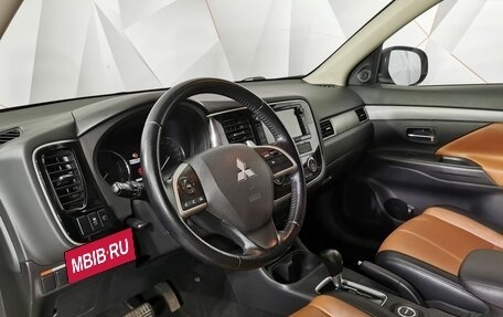 Mitsubishi Outlander III рестайлинг 3, 2012 год, 1 495 000 рублей, 19 фотография