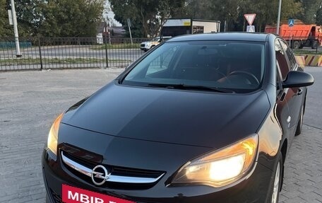 Opel Astra J, 2013 год, 1 050 000 рублей, 2 фотография
