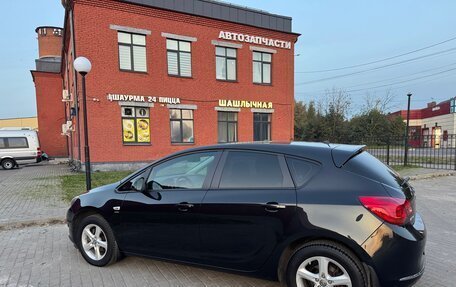 Opel Astra J, 2013 год, 1 050 000 рублей, 4 фотография