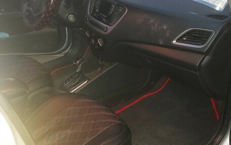 Hyundai Solaris II рестайлинг, 2018 год, 660 000 рублей, 9 фотография