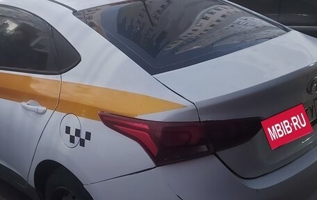 Hyundai Solaris II рестайлинг, 2018 год, 660 000 рублей, 16 фотография