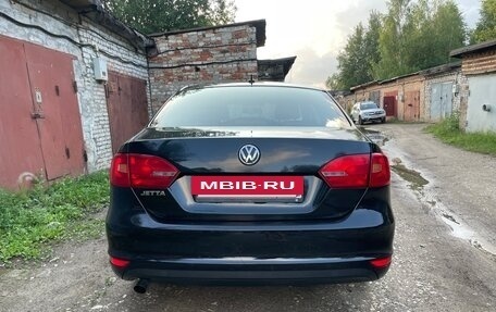 Volkswagen Jetta VI, 2013 год, 850 000 рублей, 2 фотография