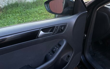Volkswagen Jetta VI, 2013 год, 850 000 рублей, 11 фотография
