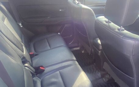 Mitsubishi Outlander III рестайлинг 3, 2017 год, 2 150 000 рублей, 20 фотография