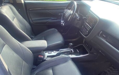 Mitsubishi Outlander III рестайлинг 3, 2017 год, 2 150 000 рублей, 19 фотография