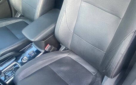 Mitsubishi Outlander III рестайлинг 3, 2017 год, 2 150 000 рублей, 22 фотография