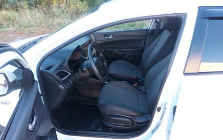 Hyundai Solaris II рестайлинг, 2017 год, 1 150 000 рублей, 30 фотография