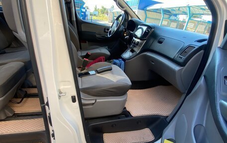 Hyundai H-1 II рестайлинг, 2018 год, 2 300 000 рублей, 10 фотография