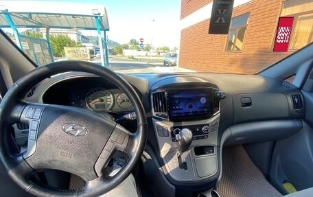 Hyundai H-1 II рестайлинг, 2018 год, 2 300 000 рублей, 19 фотография