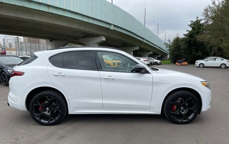 Alfa Romeo Stelvio, 2022 год, 3 990 000 рублей, 10 фотография
