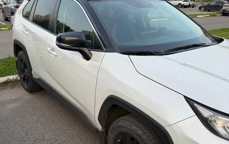 Toyota RAV4, 2021 год, 3 690 000 рублей, 4 фотография