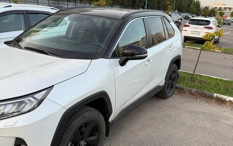 Toyota RAV4, 2021 год, 3 690 000 рублей, 3 фотография