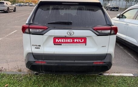Toyota RAV4, 2021 год, 3 690 000 рублей, 6 фотография