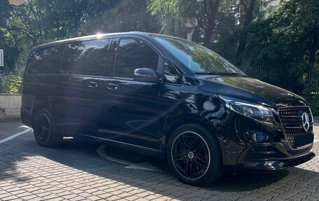 Mercedes-Benz V-Класс, 2024 год, 17 300 000 рублей, 2 фотография