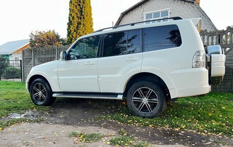 Mitsubishi Pajero IV, 2011 год, 1 600 000 рублей, 2 фотография