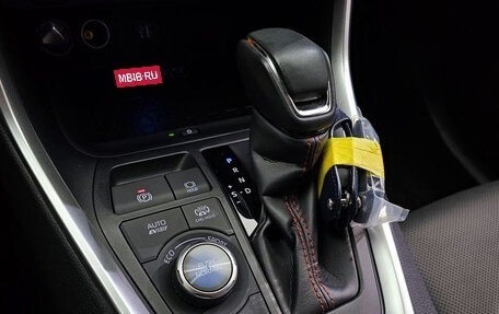 Toyota RAV4, 2023 год, 3 991 374 рублей, 12 фотография