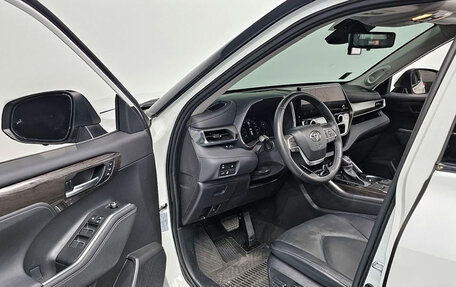 Toyota Highlander, 2023 год, 4 637 427 рублей, 10 фотография