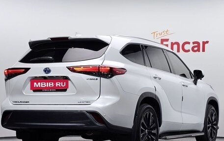 Toyota Highlander, 2023 год, 4 637 427 рублей, 2 фотография