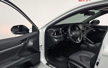 Toyota Camry, 2023 год, 3 189 788 рублей, 13 фотография