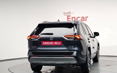 Toyota RAV4, 2023 год, 3 620 491 рублей, 4 фотография