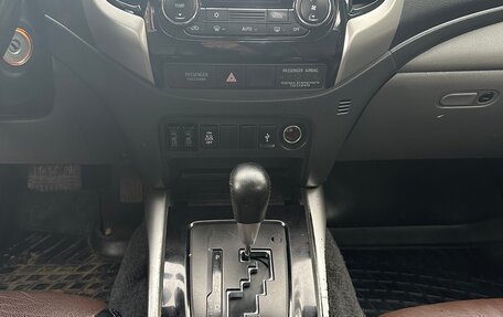 Mitsubishi L200 IV рестайлинг, 2017 год, 2 450 000 рублей, 15 фотография