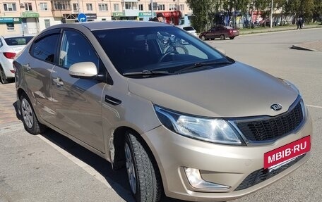 KIA Rio III рестайлинг, 2013 год, 825 000 рублей, 2 фотография