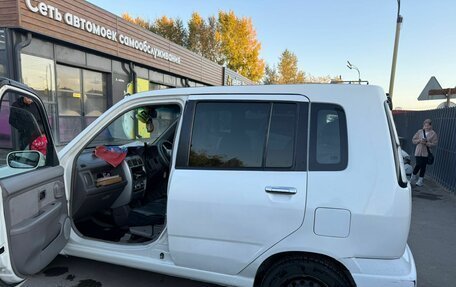 Nissan Cube II, 2001 год, 350 000 рублей, 2 фотография