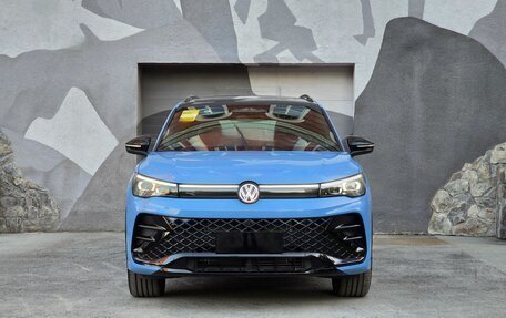 Volkswagen Tiguan, 2024 год, 4 300 000 рублей, 2 фотография