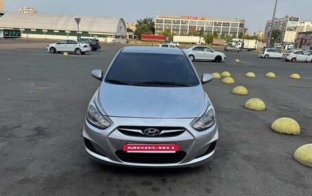 Hyundai Solaris II рестайлинг, 2013 год, 730 000 рублей, 4 фотография