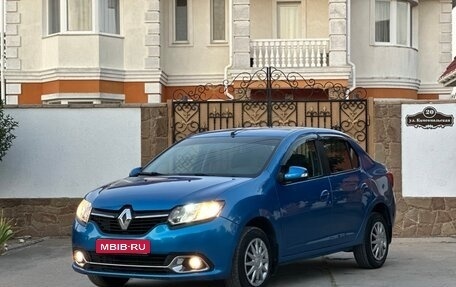 Renault Logan II, 2015 год, 750 000 рублей, 1 фотография