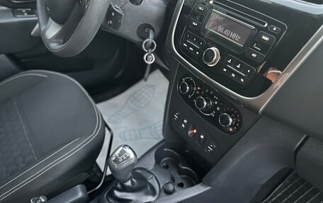 Renault Logan II, 2015 год, 750 000 рублей, 15 фотография